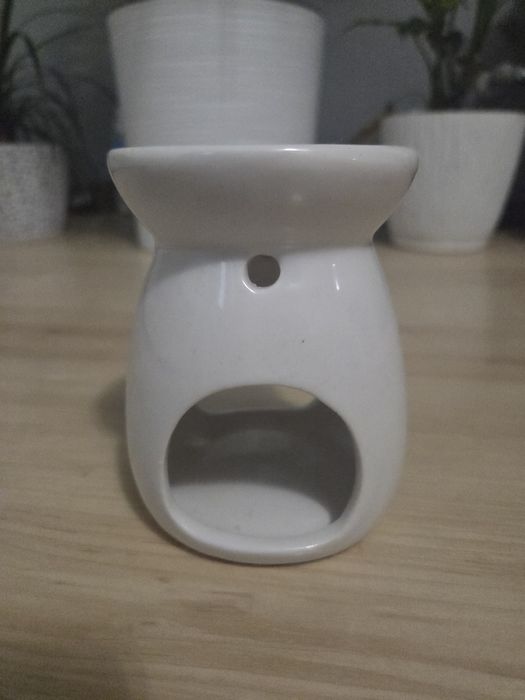 Biały ceramiczny kominek do wosków/olejków zapachowych