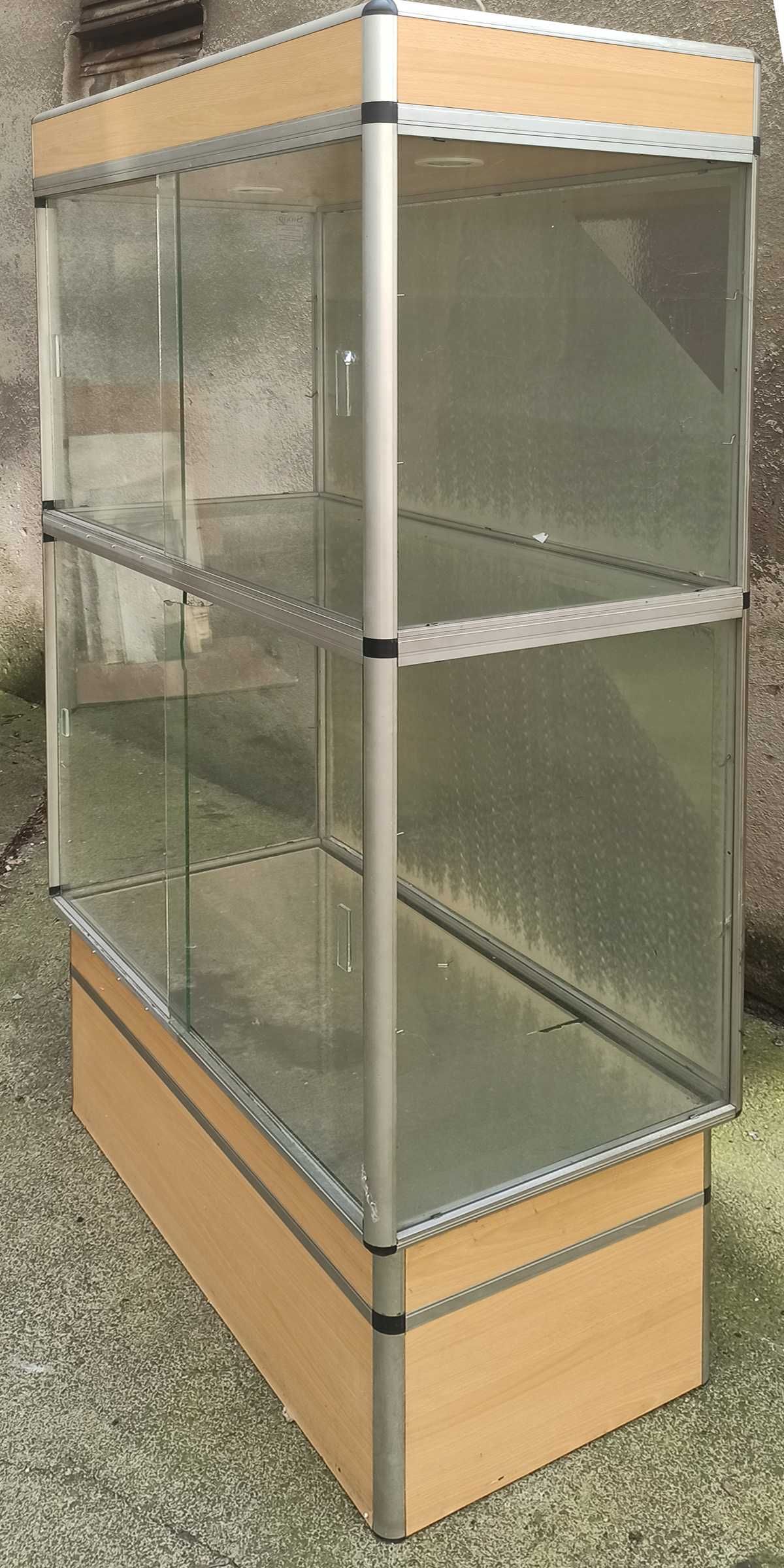 Regał szklany - gablota 22 - witryna szklana 200x100x50 cm