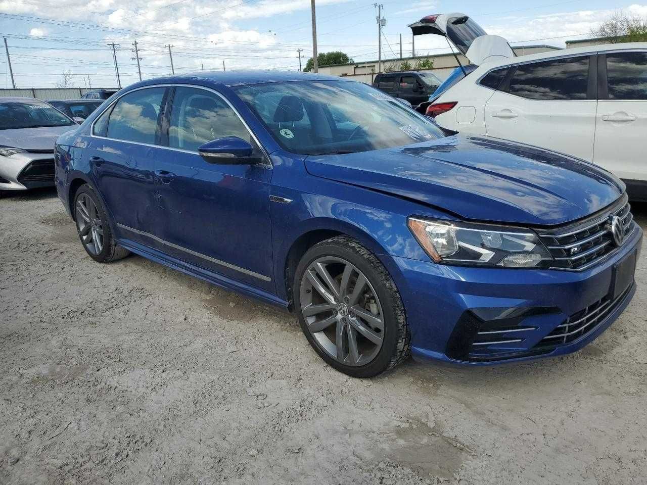 2017 Volkswagen Passat R-Line