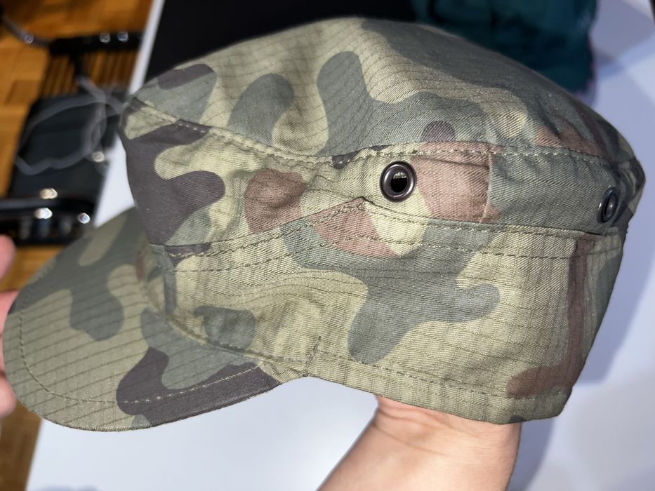 Czapka z daszkiem wzór moro