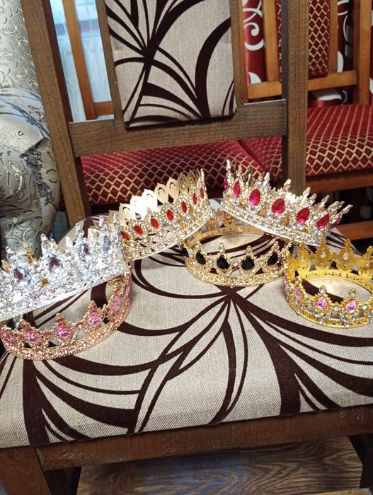 Продам нові корони