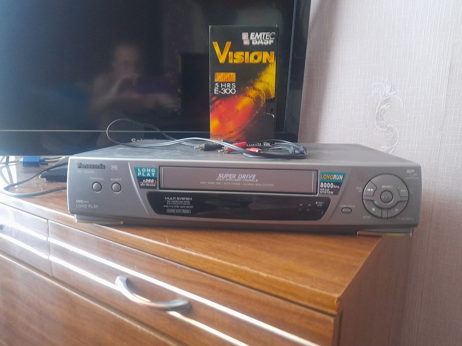 Видеомагнитофон NV-SD235 SUPER DRIVE