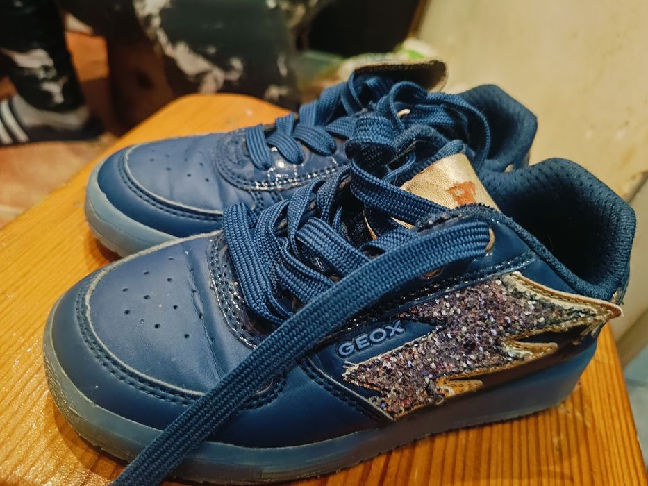 Adidasy dla dziewczynki rozmiar 30