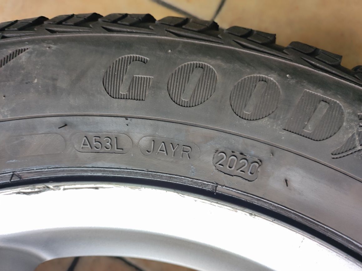 235.55.18 jedna opona Goodyear UltraGrip Ice  2 Dot 2020