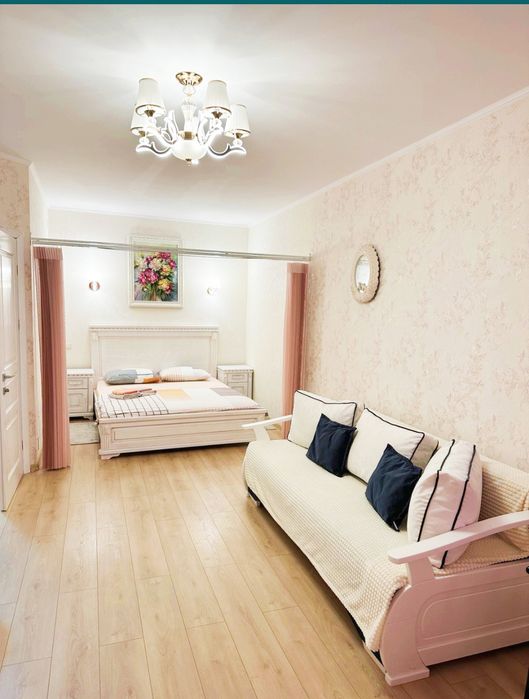 Шикарні апартаменти в центрі по  С.Бандери 23. Вільно