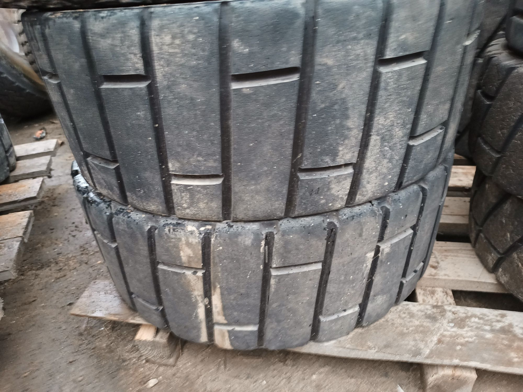 Opony 250-15 pełne gumy wózek widłowy Continental solideal komplety