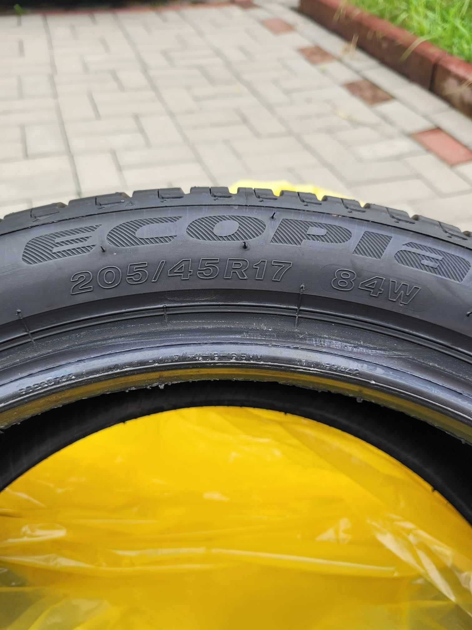 Opony letnie 205/45r17