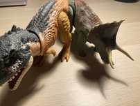 Jurassic World Mattel triceratops oraz scorpiovenator