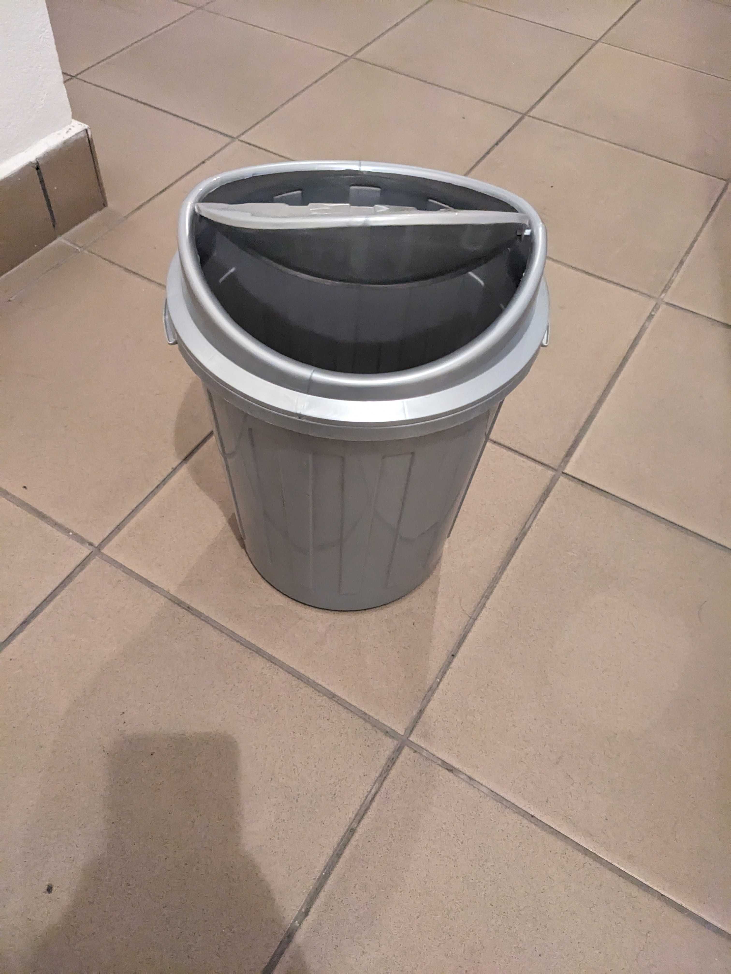 Kosz na śmieci około 10 - 11 litrów