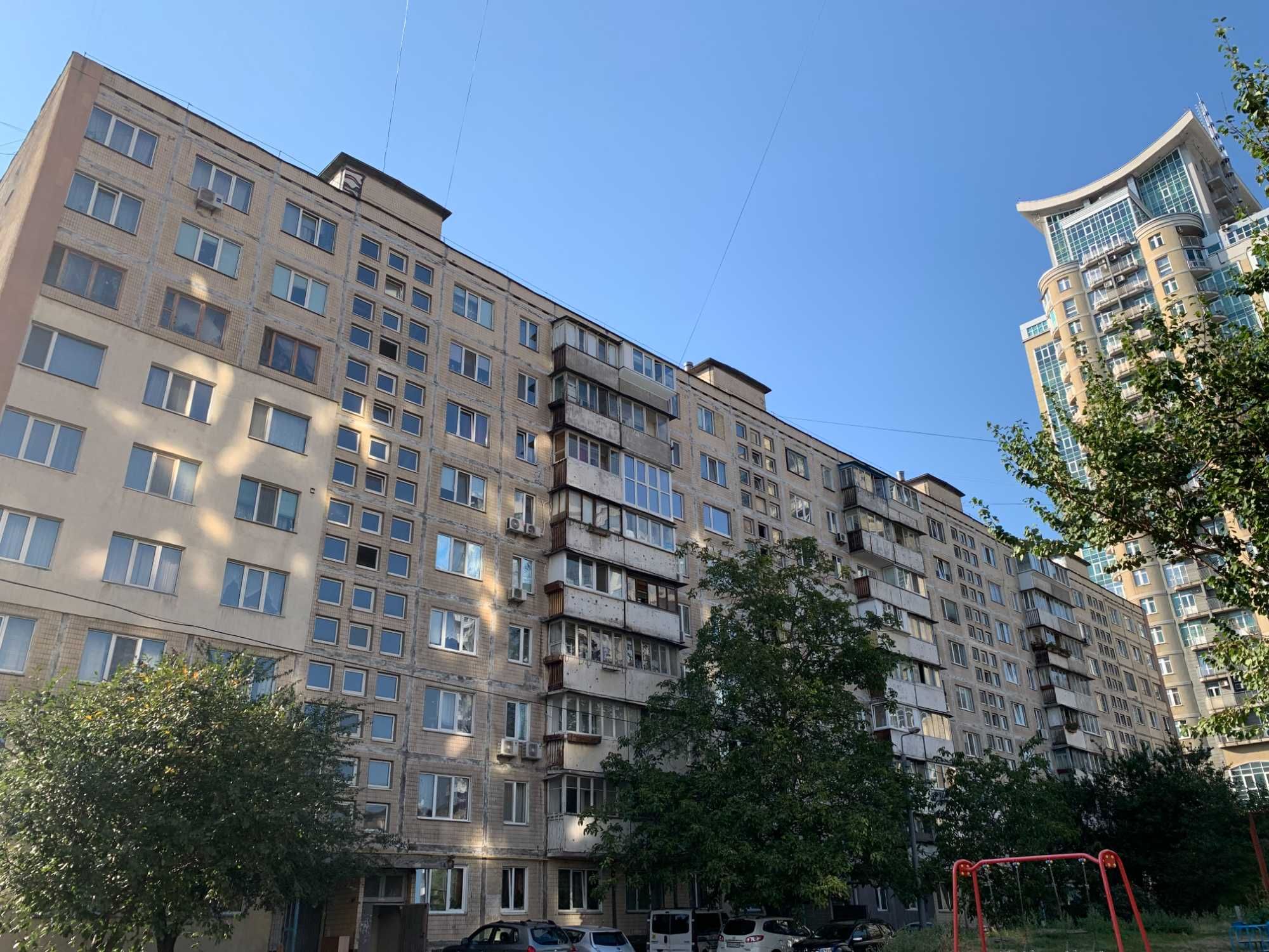 Без комиссии. Трехкомнатная квартира с ремонтом, Зверинецкая, Печерск