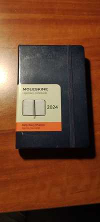 Щоденник Moleskine 2024 кишеньковий синій 9x14 см DHB12DC2Y24