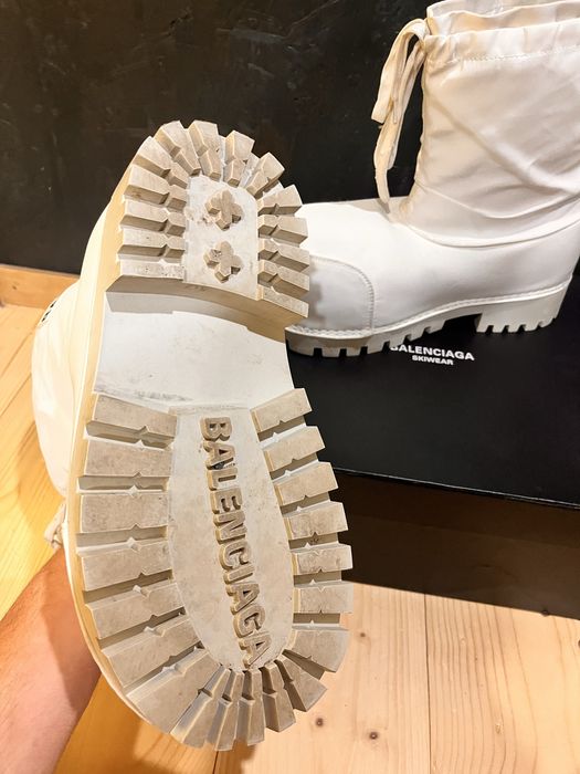 Balenciaga alaska