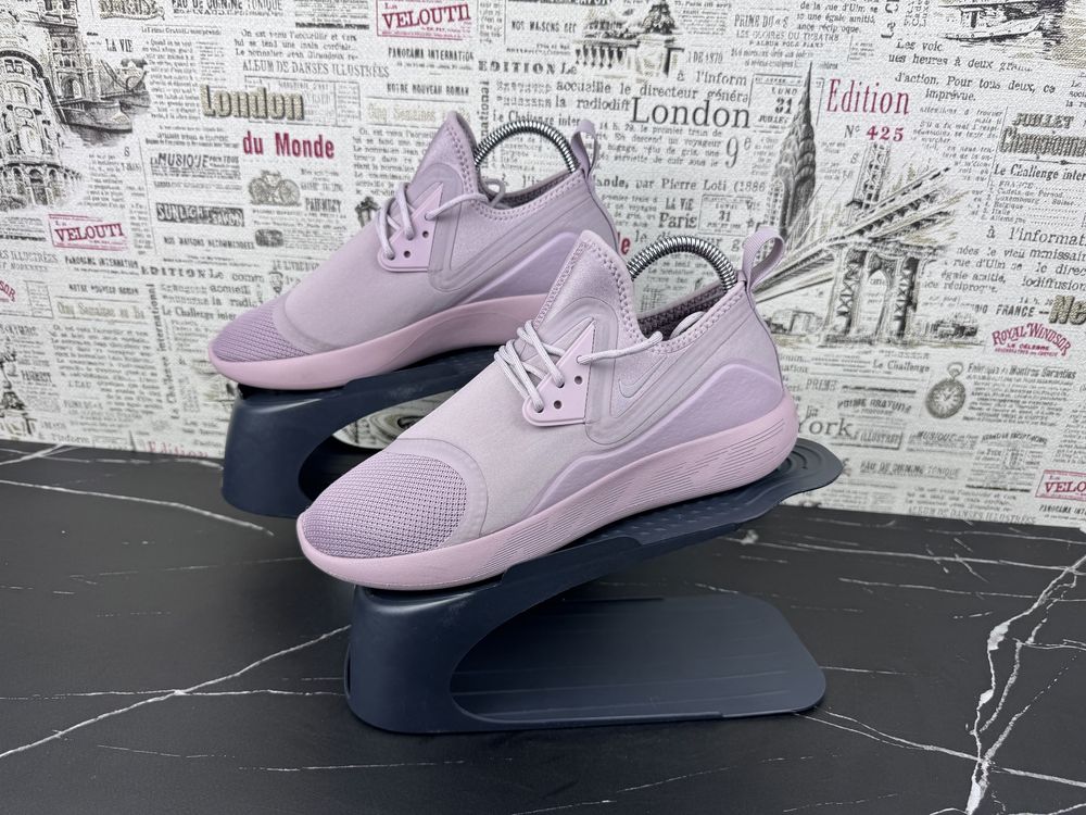 Кроссовки Nike Lunarcharge Розмір 40 / Original Взуття