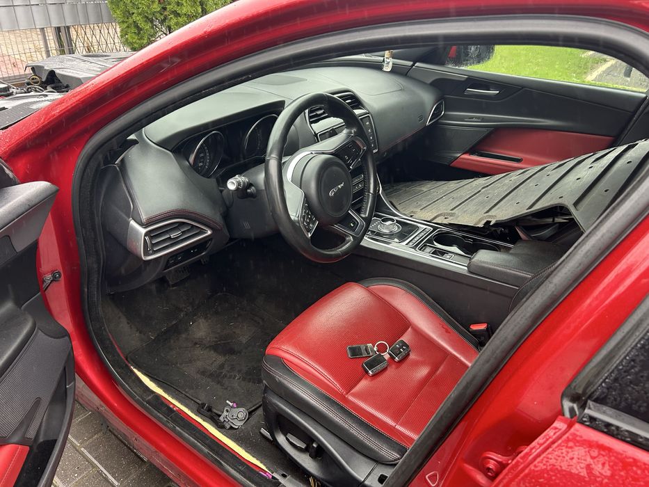Sprzedam Jaguar XE 2.0 całość /cześci