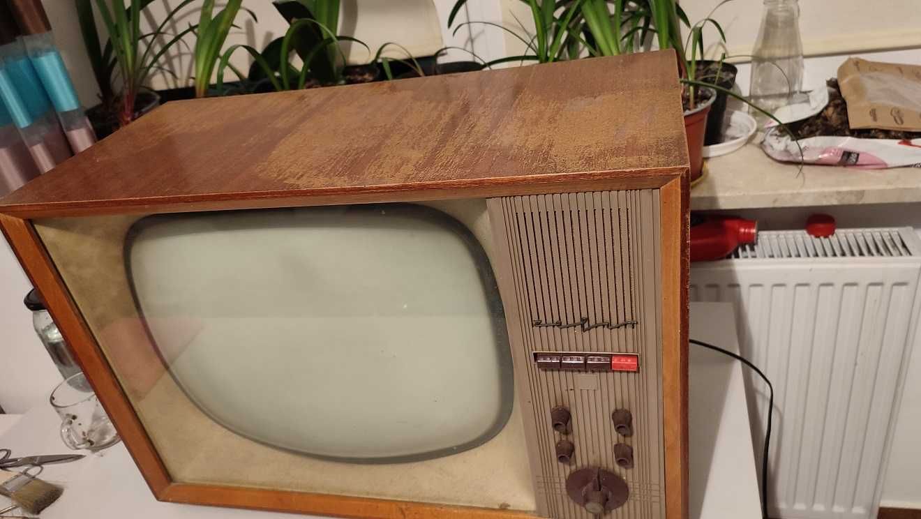 Stary telewizor  lampowy  Zefir  PRL