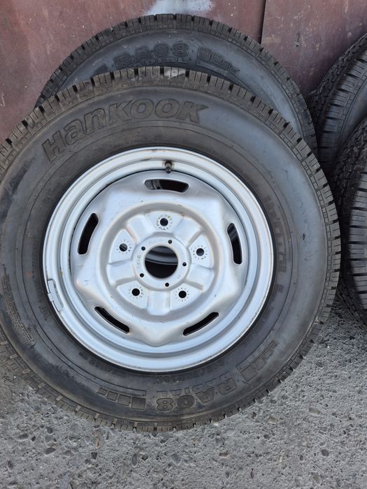 215 75 16 C 216/114 R Hankook