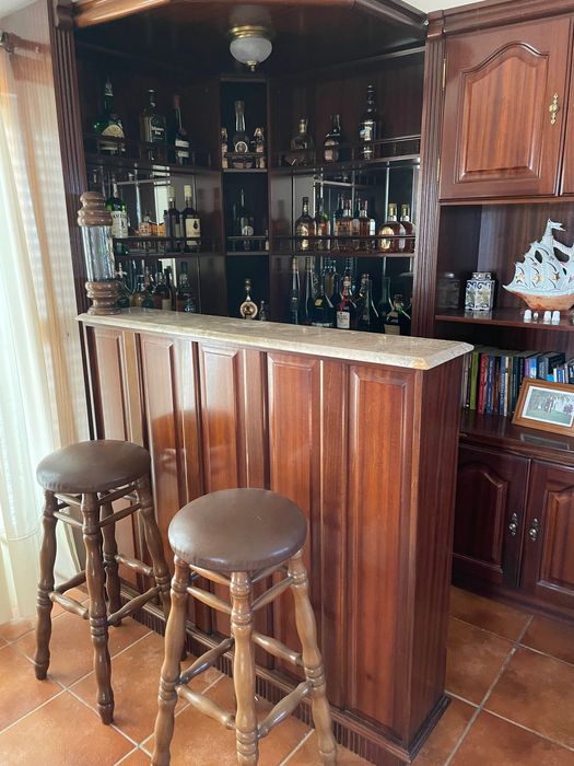 Movel bar com bancos