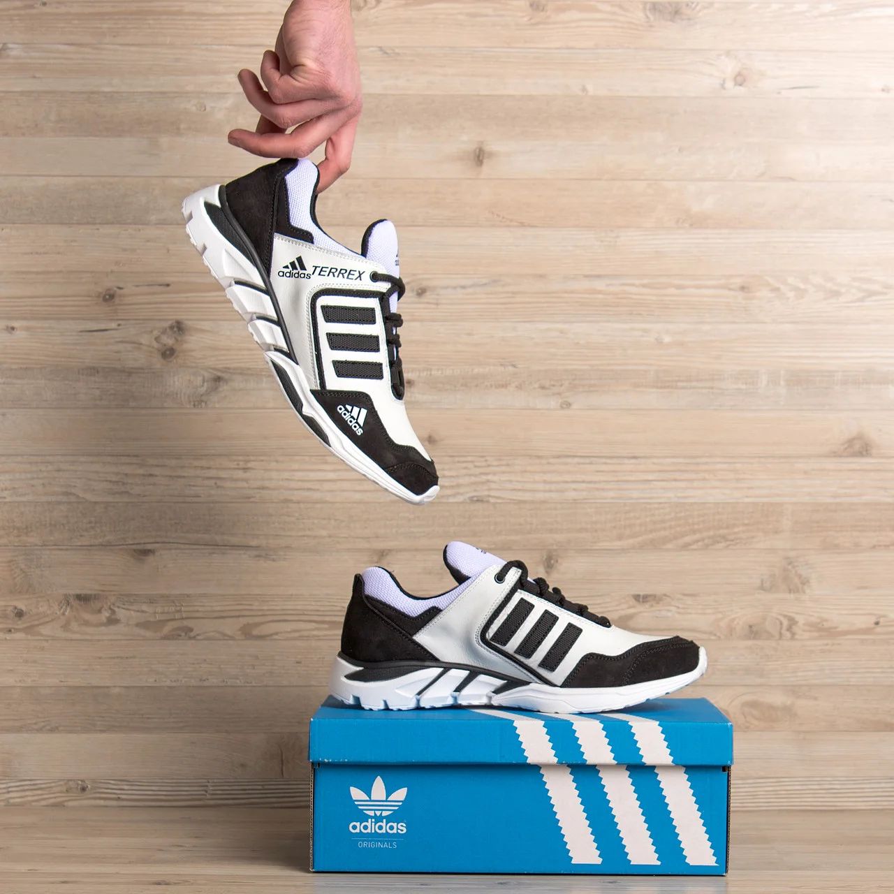 Белые кроссовки adidas мужские из натуральной кожи весенние, осенние