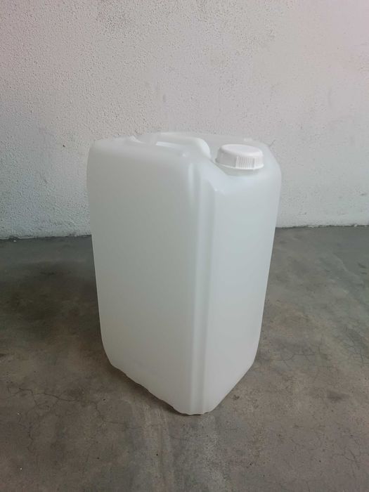 Bidons 25 litros limpos e desinfectados