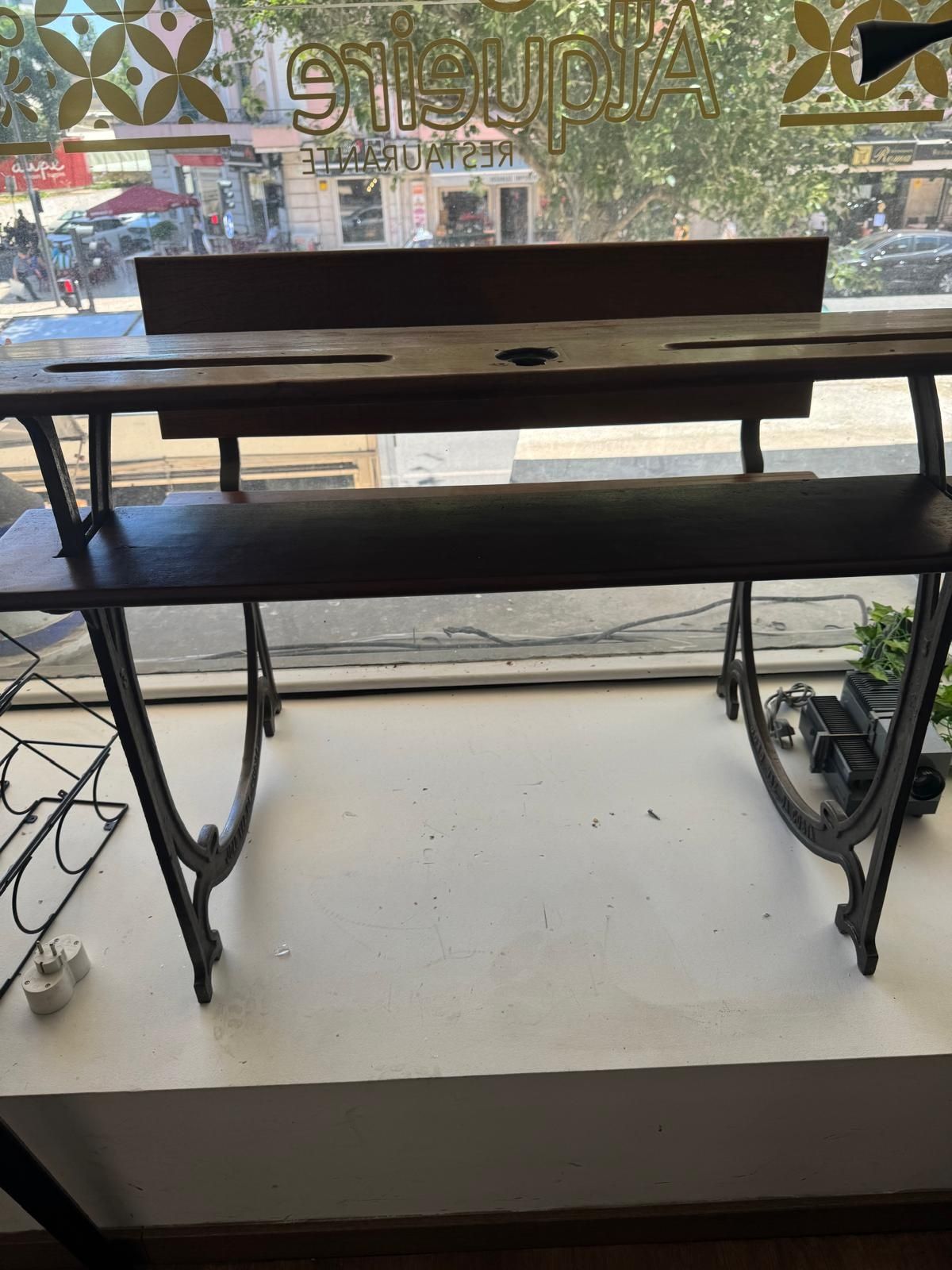 Secretária de escola antiga