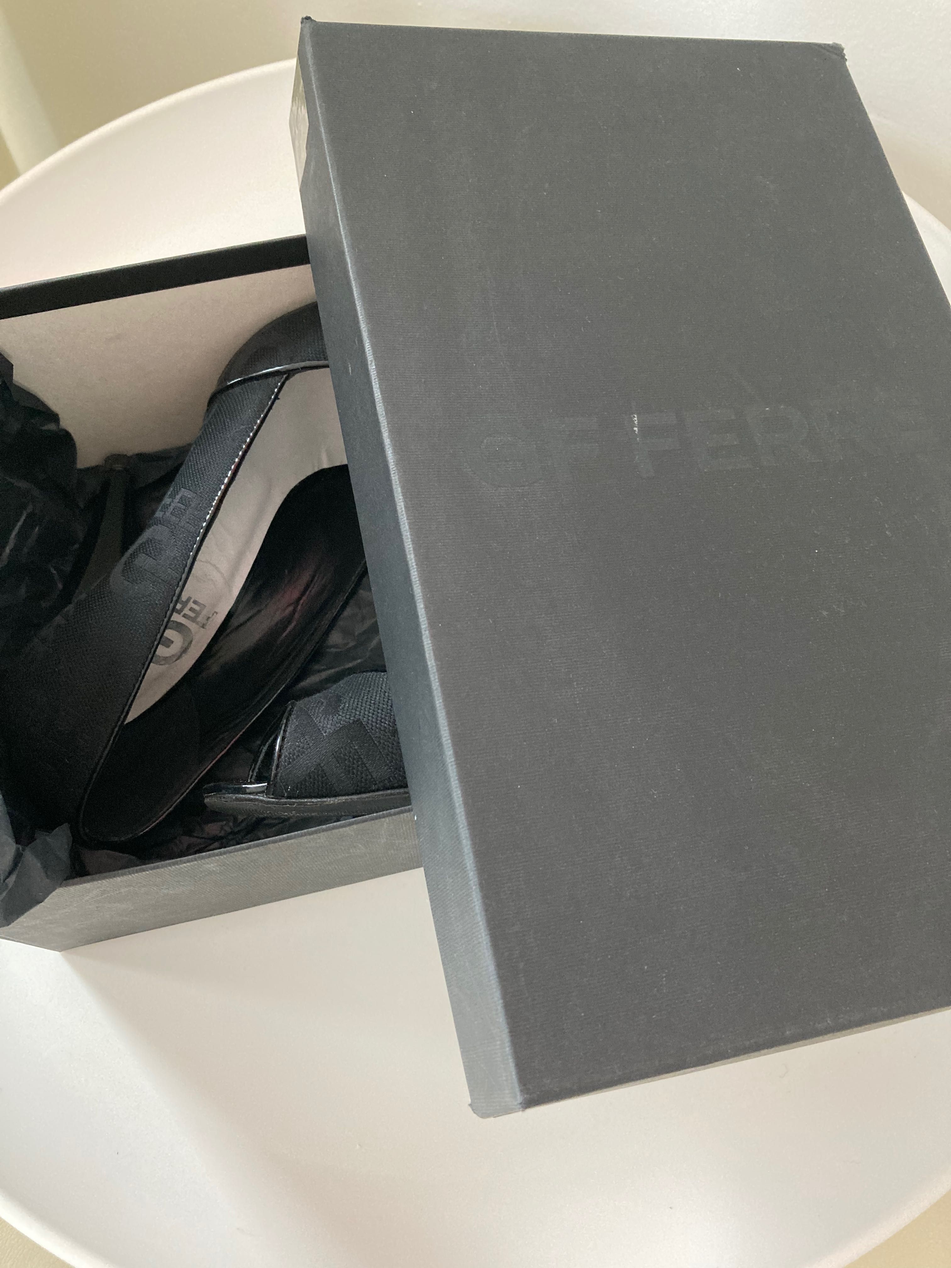 Buty Gianfranco Ferre r.38 czarne logowane pantofle czółenka