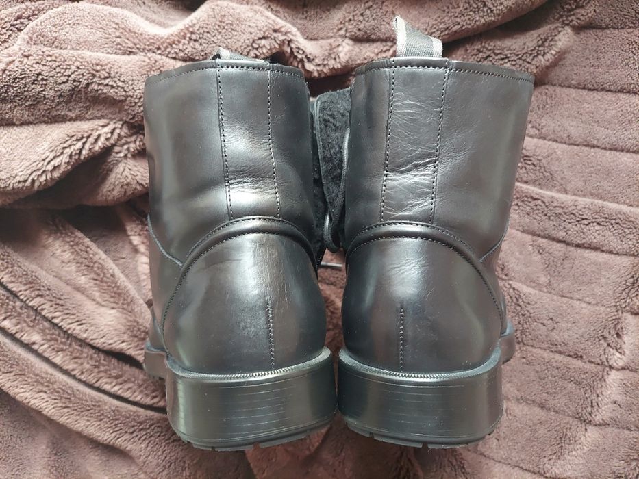 ботінки зимові фірми brunello cucinelli Boss оригінал

Розмір по бірці