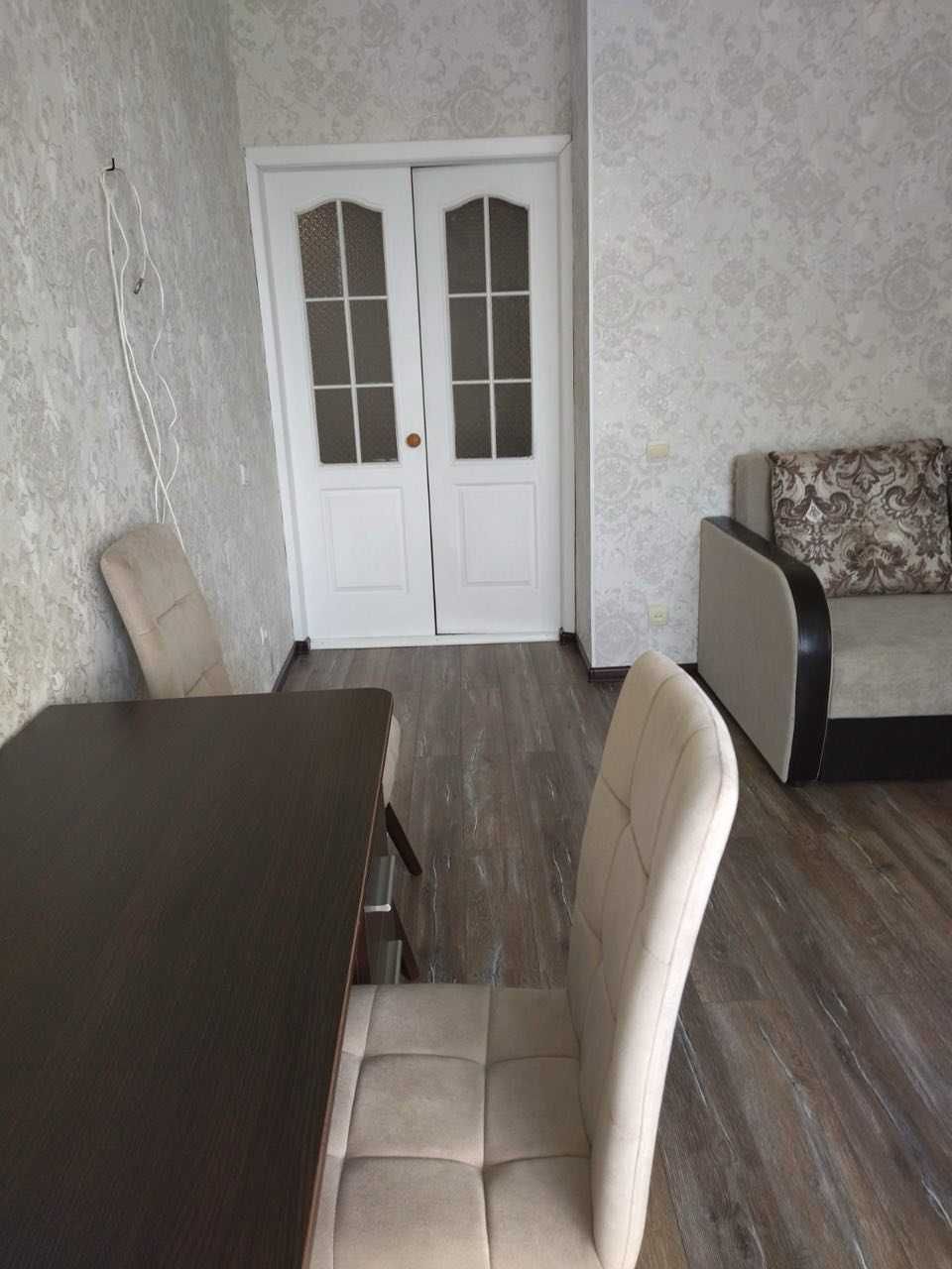 Продам 1 кімнатну кв-ру з ремонтом на вул. Висоцького !