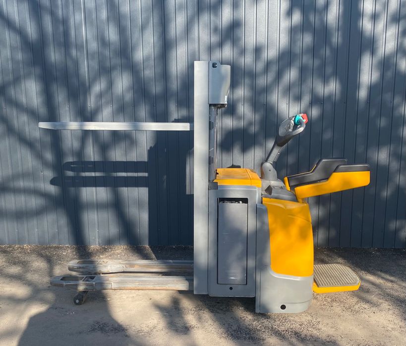 Jungheinrich ERC 212z 2018r duplex 2.5m wolny skok Sztaplarka wózek