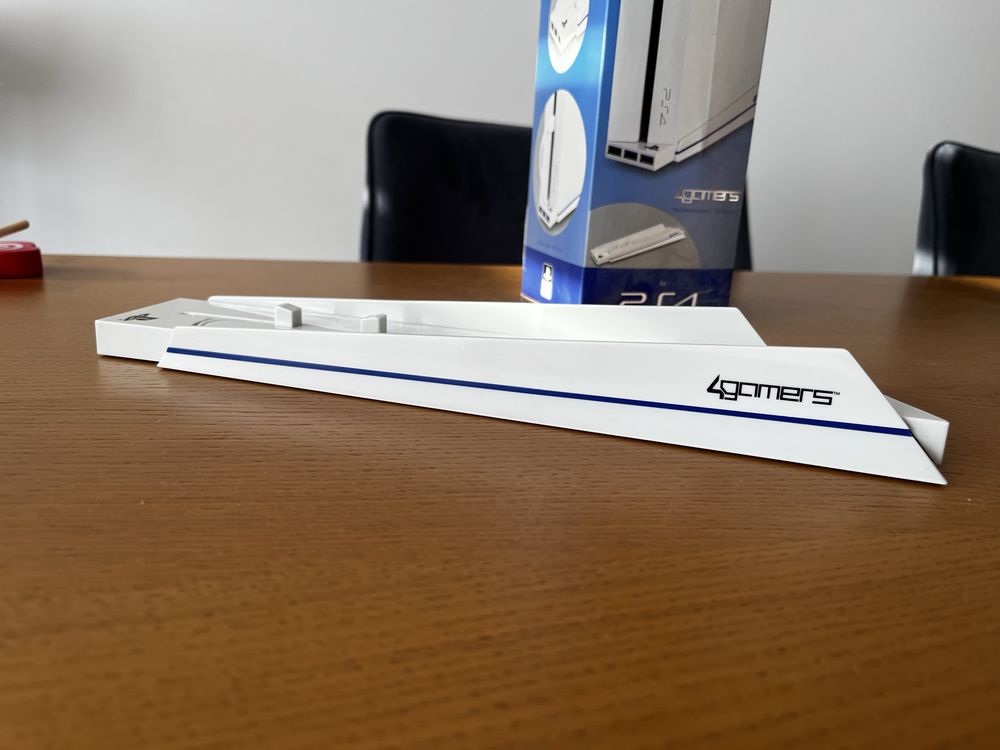 Podstawka wertykalna biała PS4 3xUSB