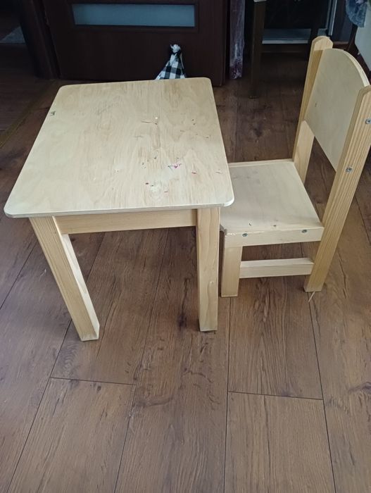 Stolik drewniany dziecięcy