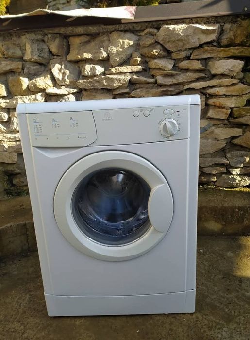 Пральна машина indesit