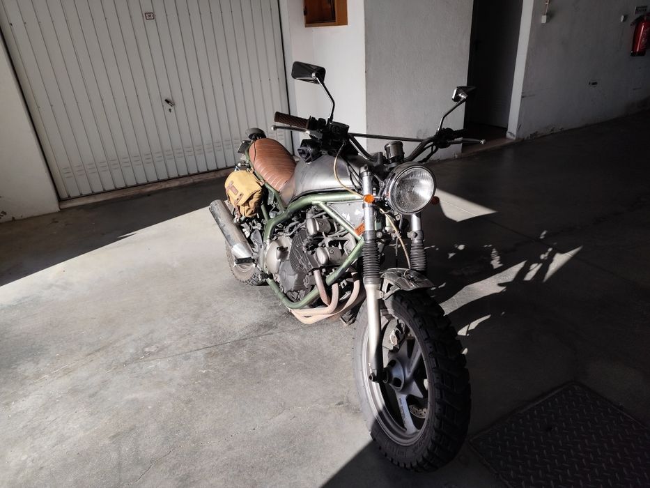 Mota XJ600 toda alterada com material novo