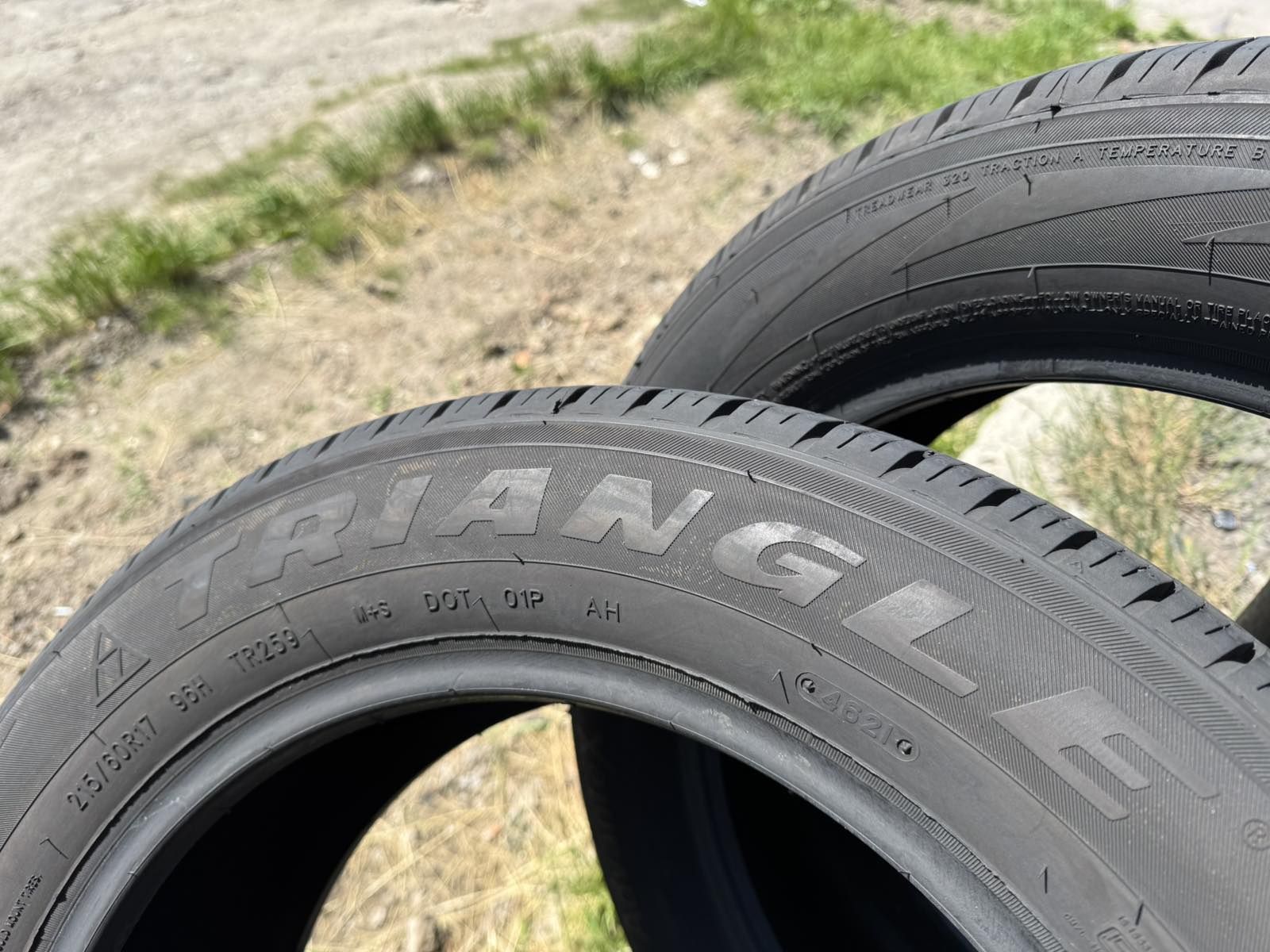 Майже нові літні шини Triangle 215/60 R17