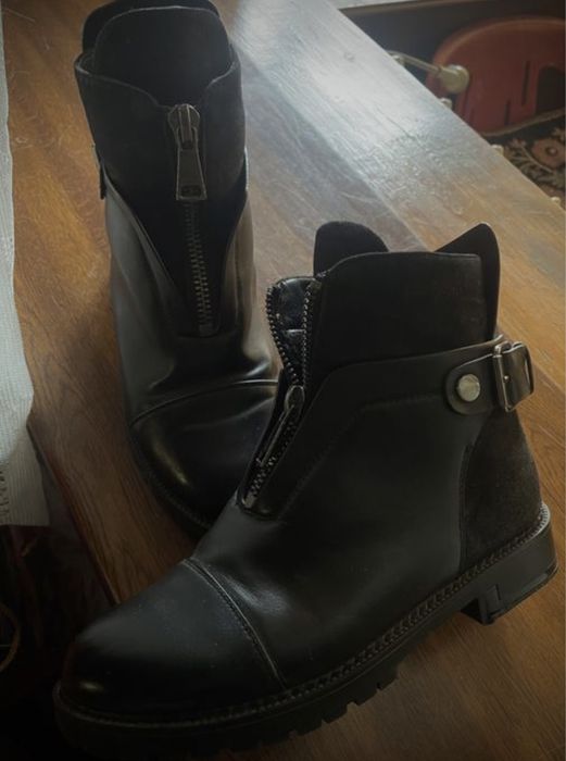 Продам ботинки