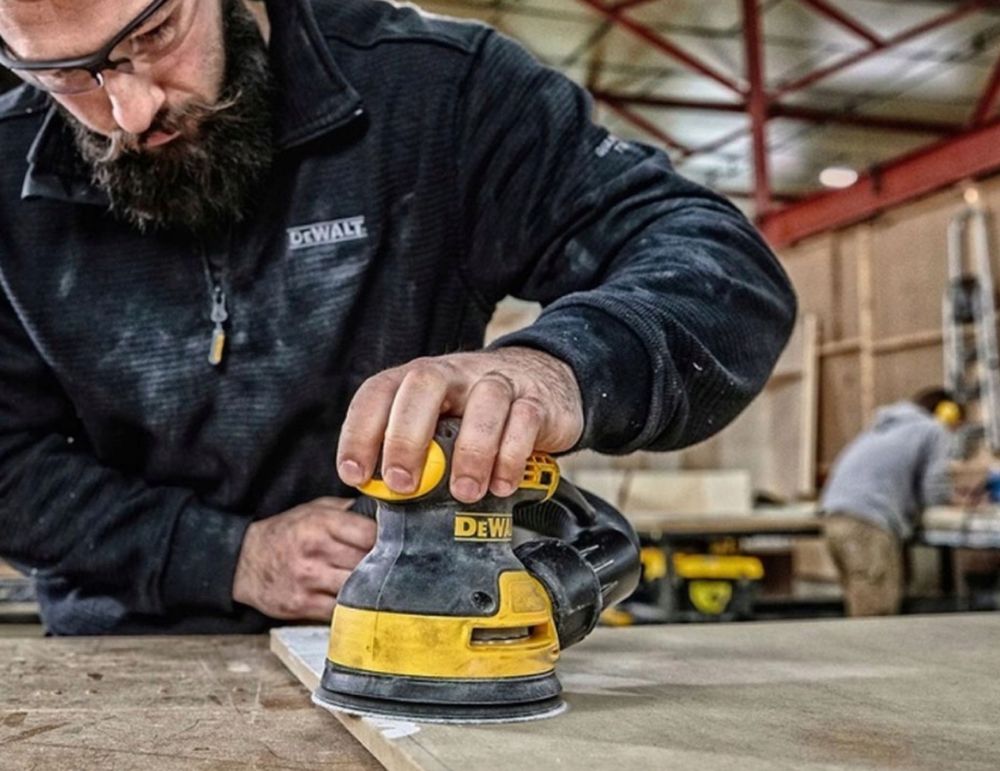 DEWALT Szlifierka Mimośrodowa Oscylacyjna Sieciowa Regulacja 280W
