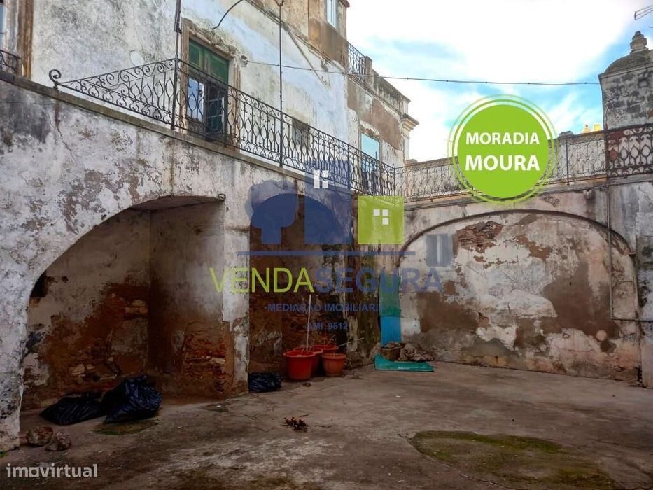 Moradia T7 com Pátio e Garagem | Moura