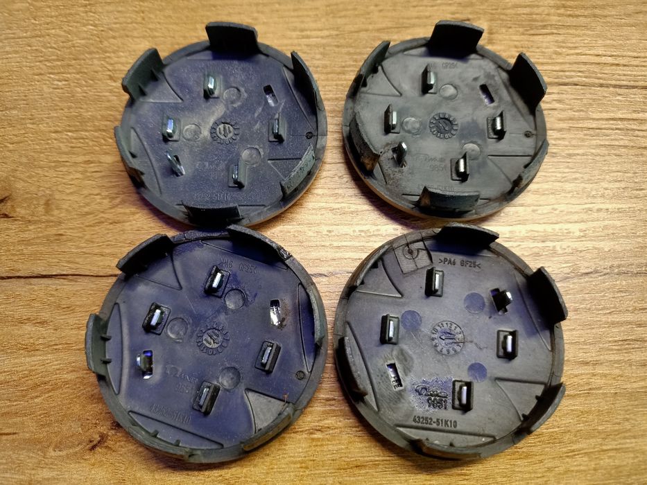 Oryginalne dekle dekielki Suzuki 43252.51K10