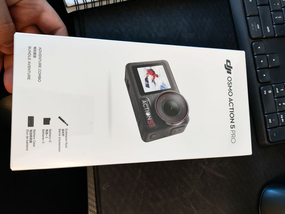DJI Osmo Action 5 Pro Adventure combo