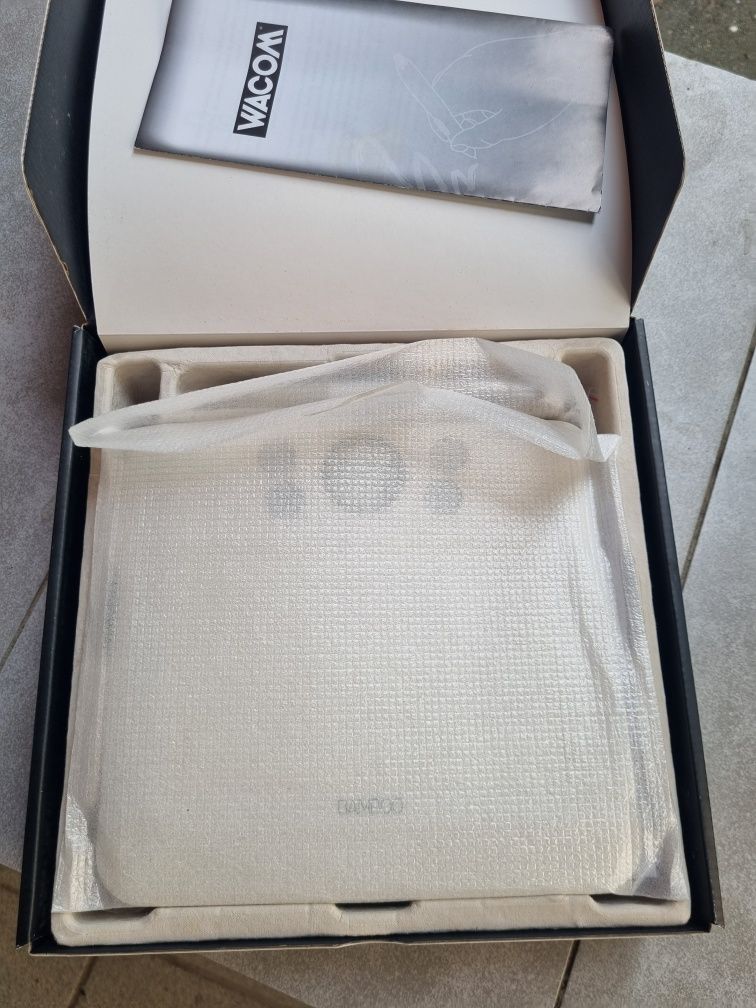 Графічний планшет Wacom Bamboo Fun CTE-450