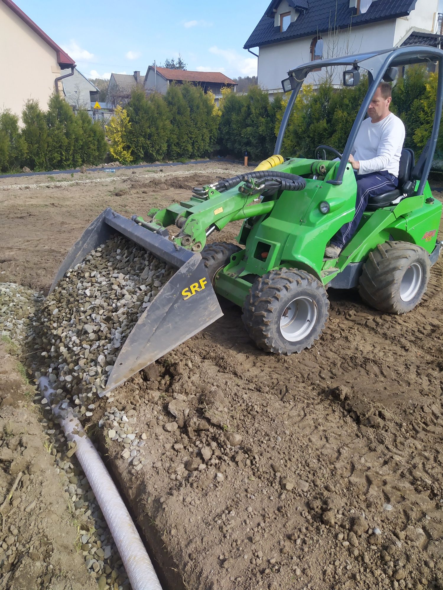 Drenaż odwodnienie domu usługi koparką