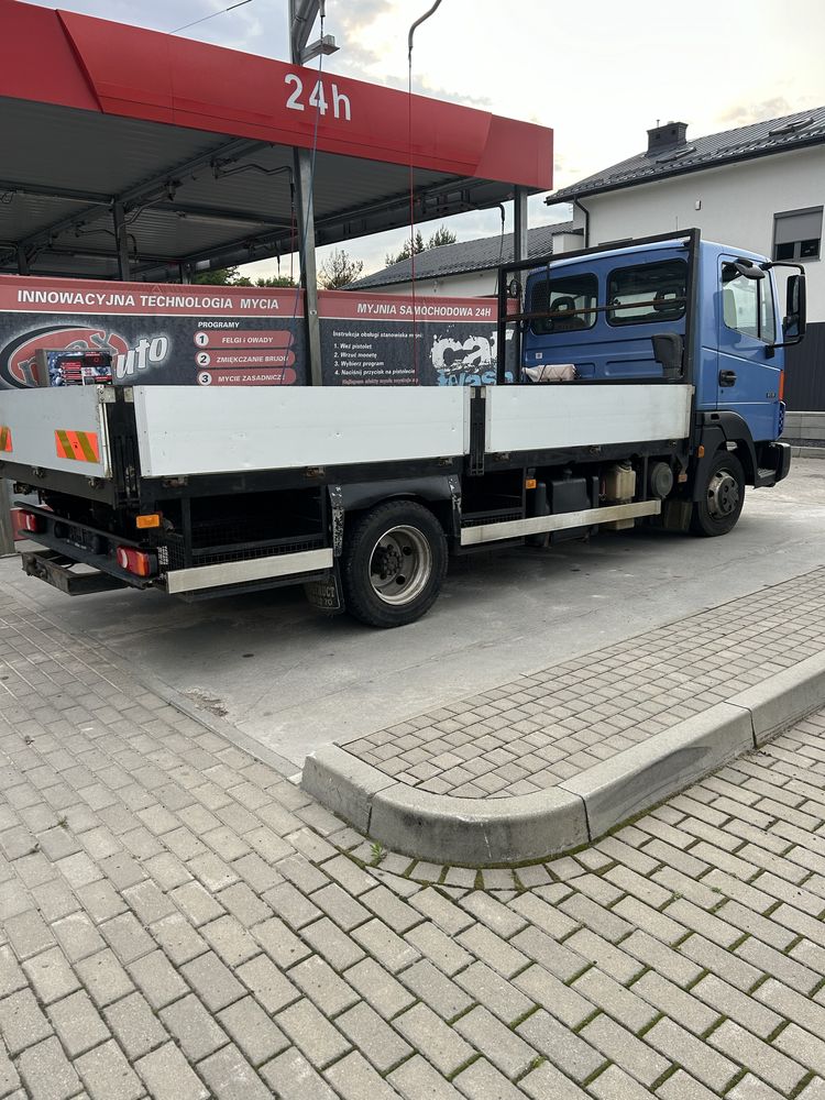Nissan Atleon Skrzyniowy