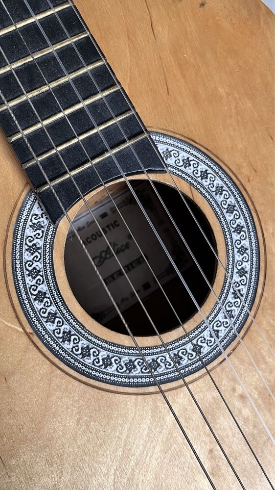 Акустична гітара у гарному стані Alice Series