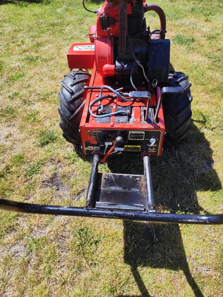 Koparka łańcuchowa Ditch Witch