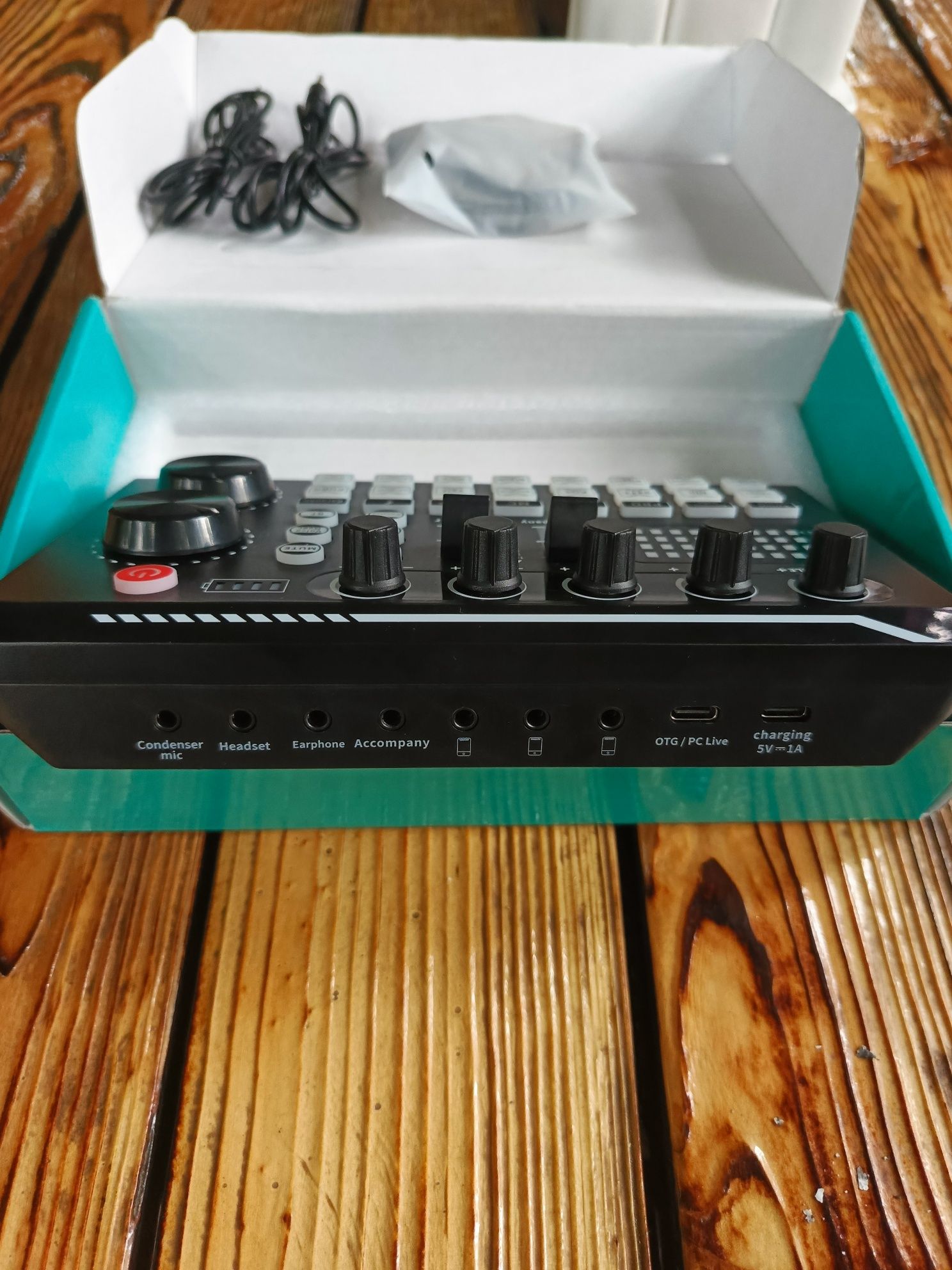 Продам внешняя звуковая  карта Live Sound Card