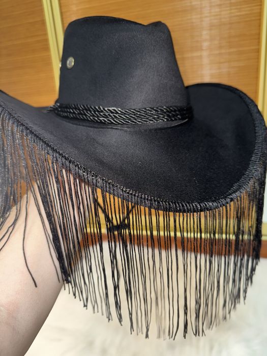 Капелюх шляпа чорна з бахрамою ковбойська