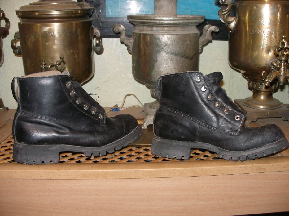 военные ботинки разных изготовителей