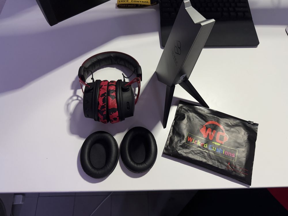 Hyper X Cloud Alpha Wireless + Suporte + Earbuds