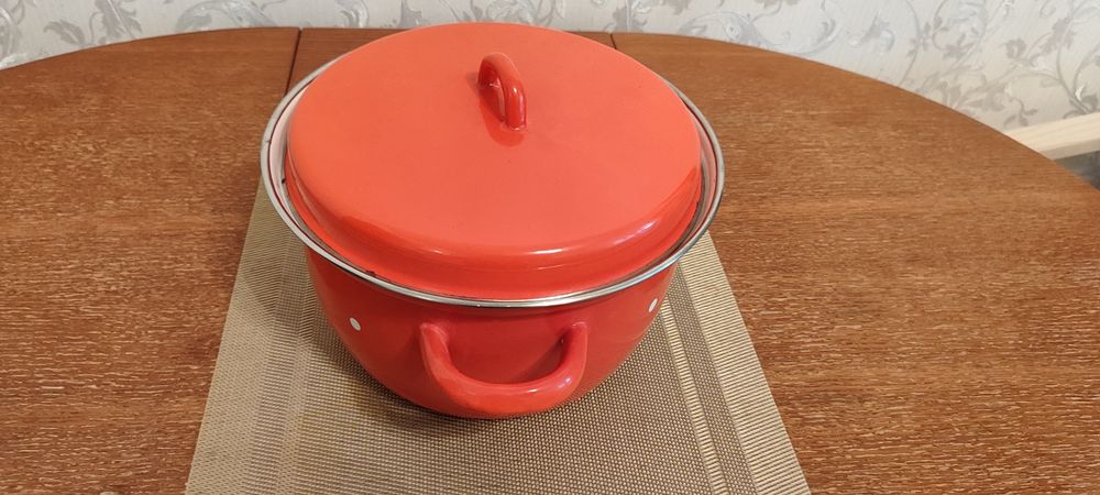 Кастрюля эмалированная на 4 л, СССР