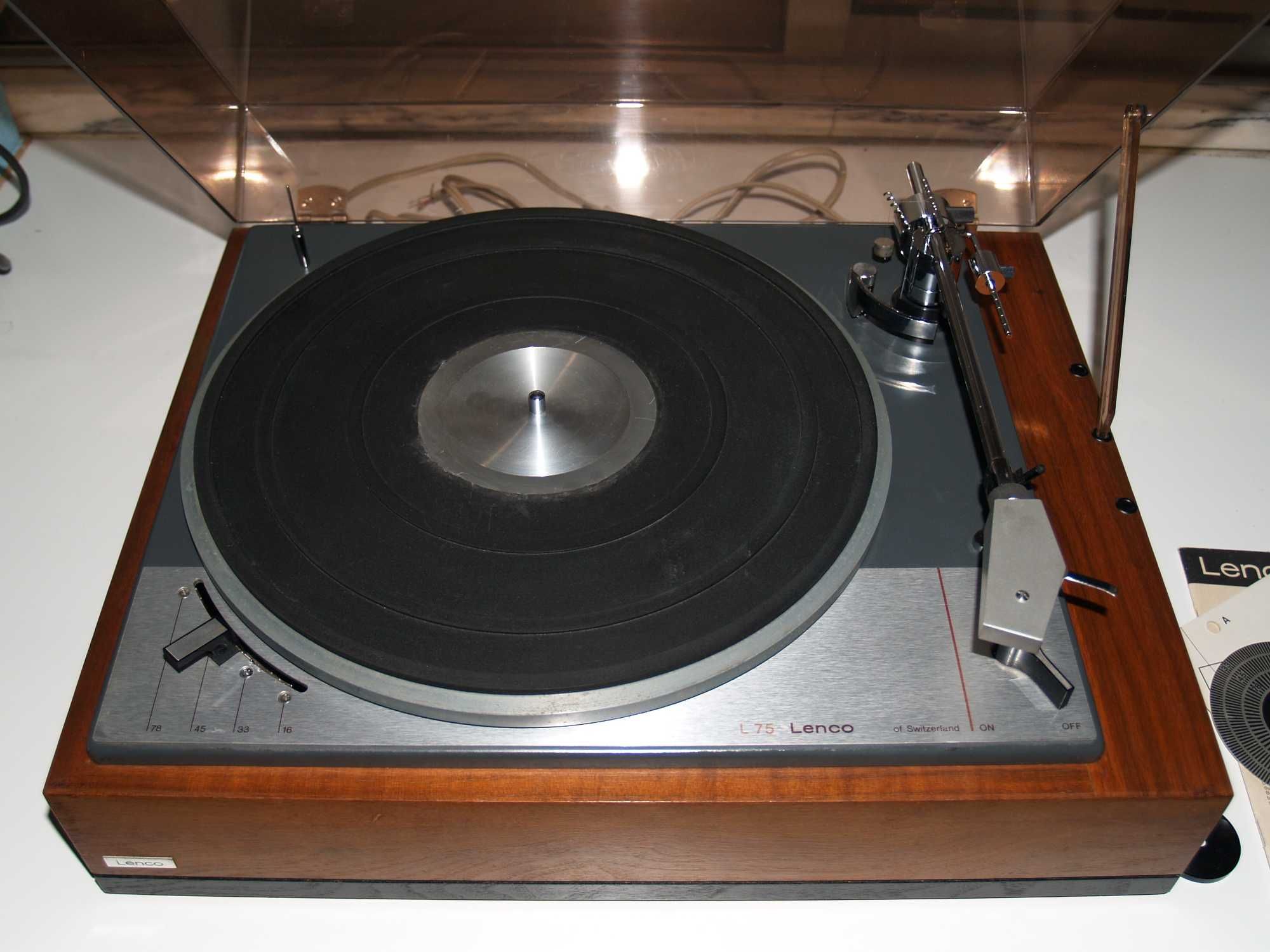 Gira-Discos LENCO L-75