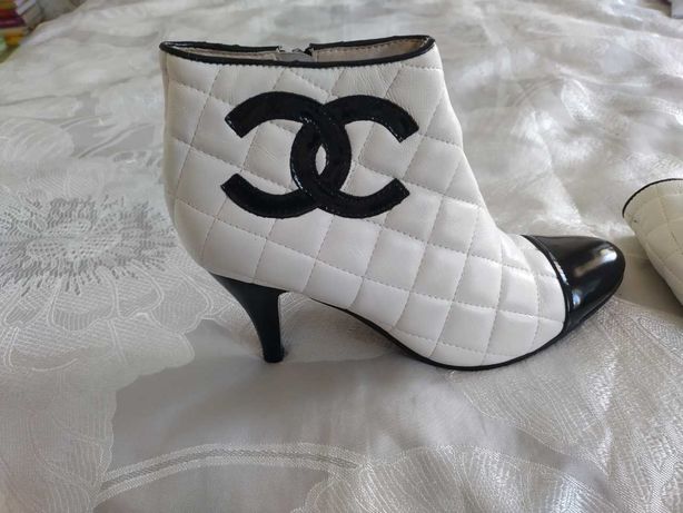 Botas marca Chanel